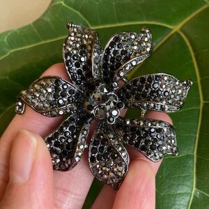 Elegant Black Floral Brooch